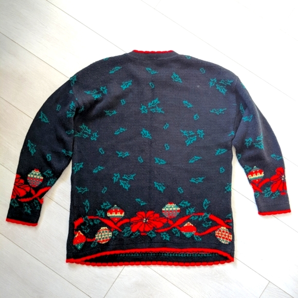 Vintage Christmas Sweater - Picture 2 of 6